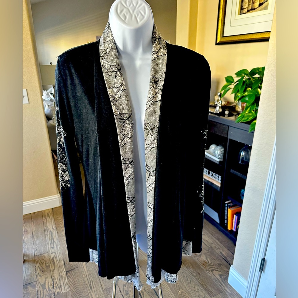 Miss Me sweater size small